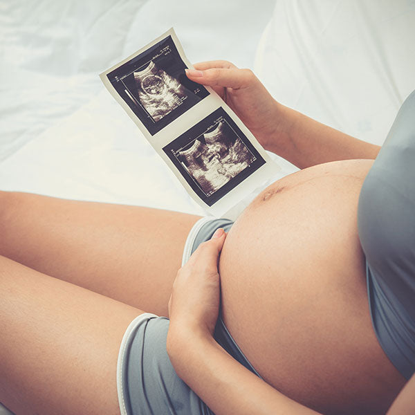 Damm-Massage zur Vorbereitung auf die Geburt