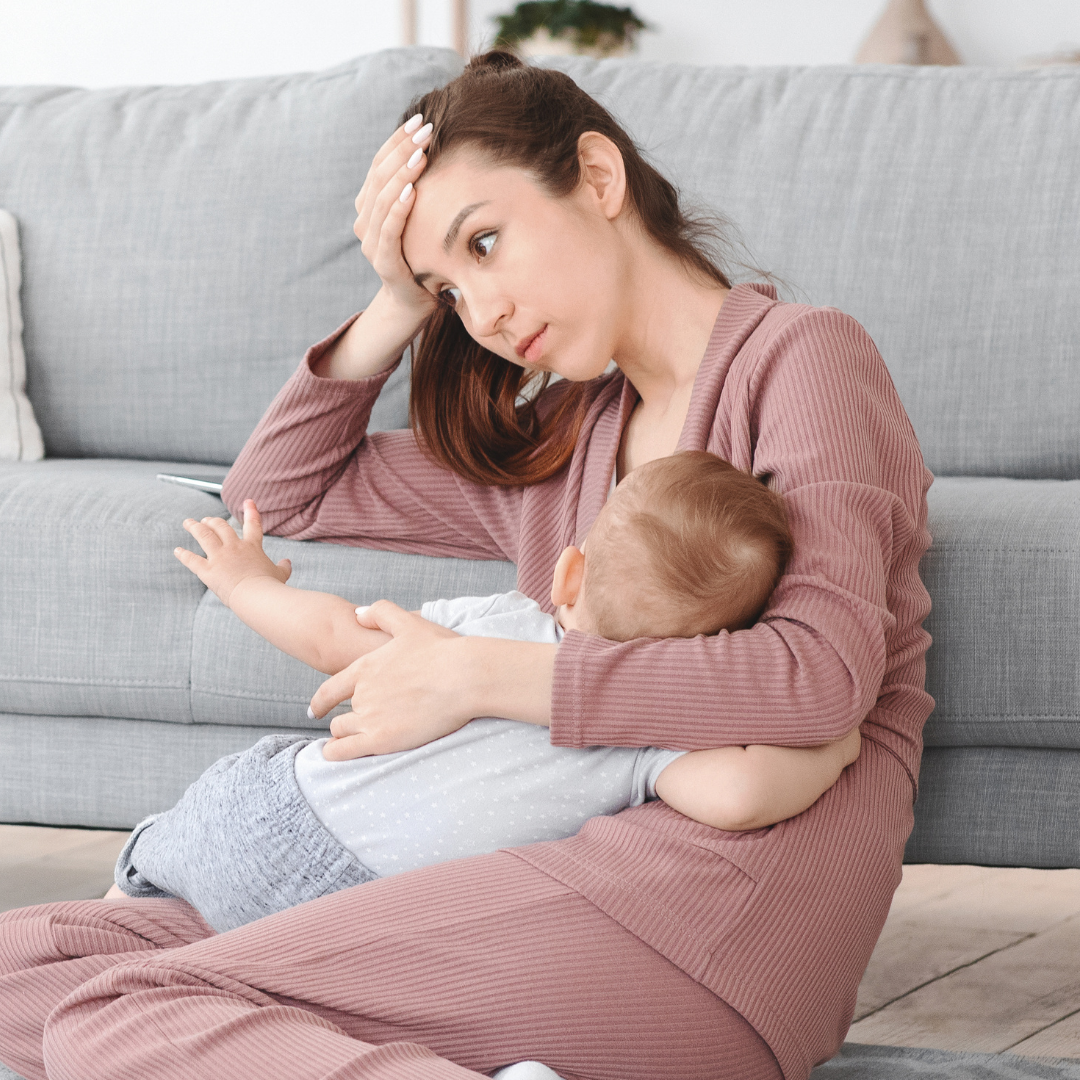 Clusterfeeding: Warum Dein Baby stundenlang stillen möchte