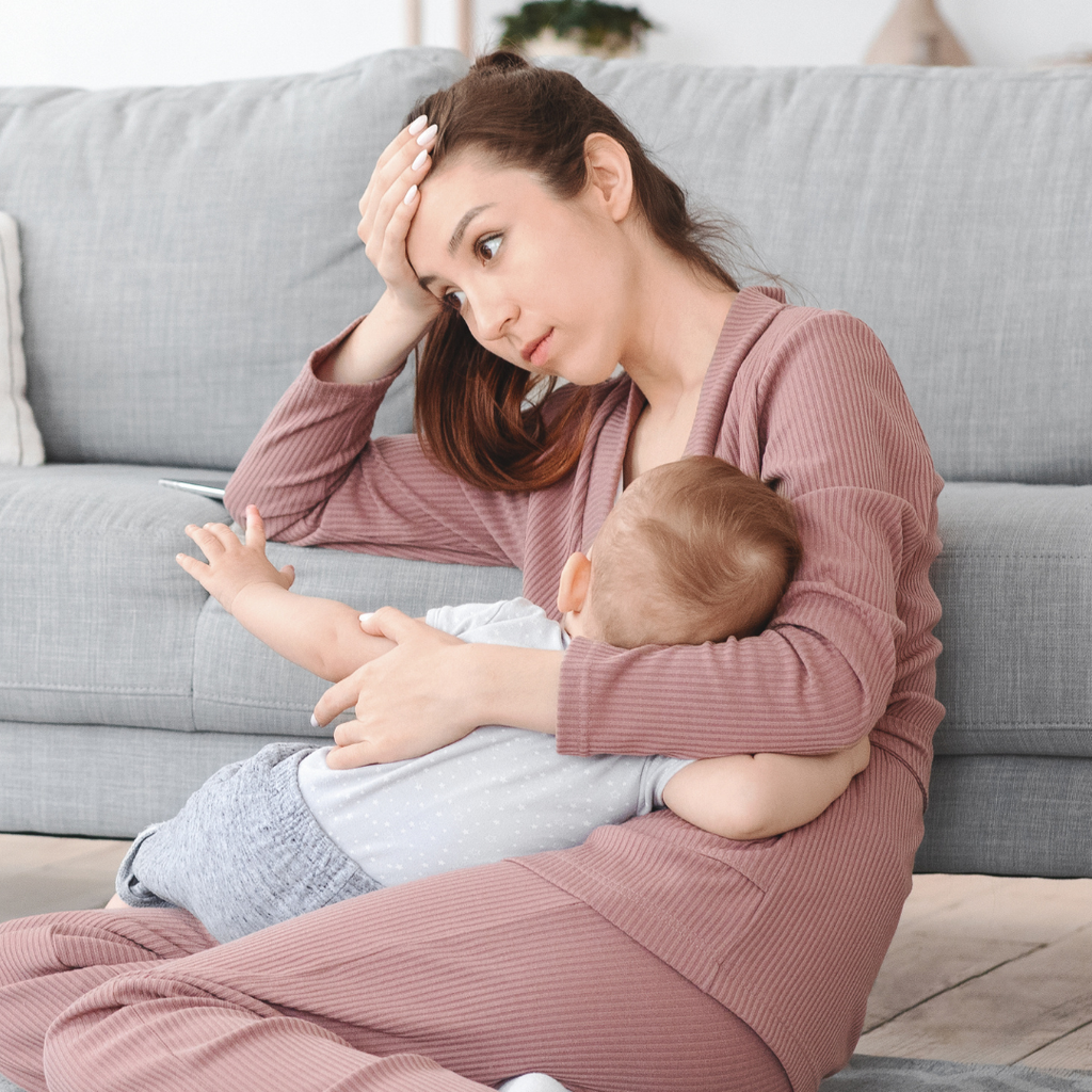 Clusterfeeding: Warum Dein Baby stundenlang stillen möchte