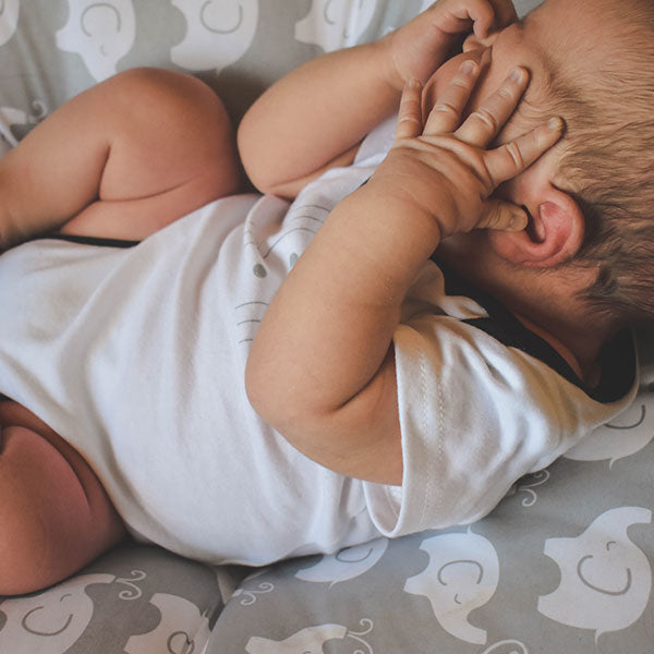 Wie kannst du dein weinendes Baby beruhigen?